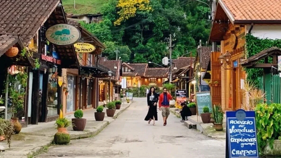Viajar é a melhor forma de se perder e se encontrar ao mesmo tempo.